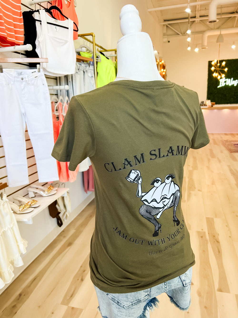 Clam Slammer V-Neck Tee - The Teal Antler Boutique