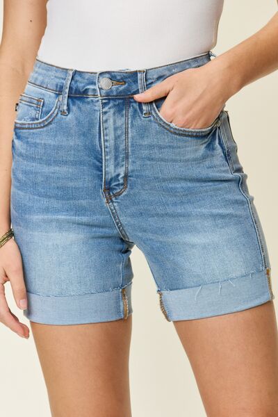 Shorts that hide outlet tummy